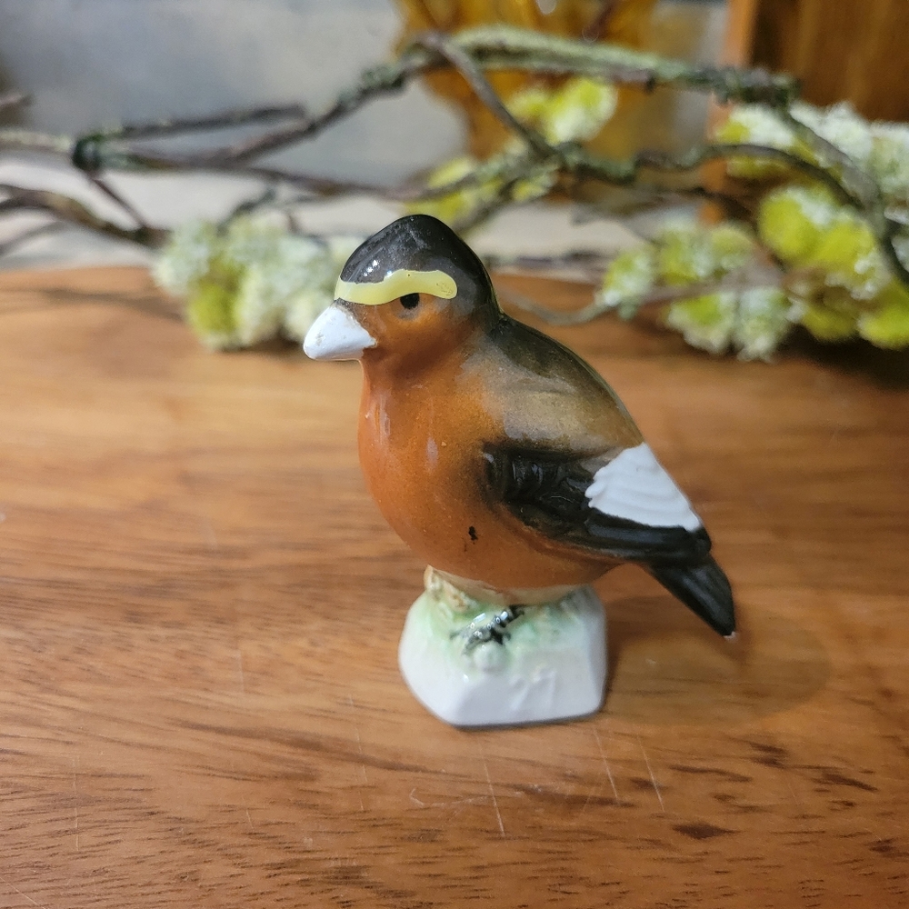Vintage Ceramic Bird Figurine - Canadian Tender Leaf Bird #27